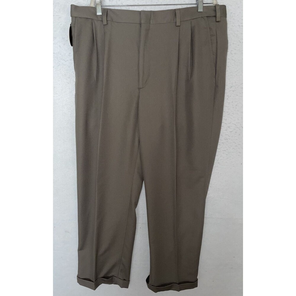 Haggar Men’s Classic Fit Comfort Luxe Dress Chino Pants 42X30 No iron NWT NEW